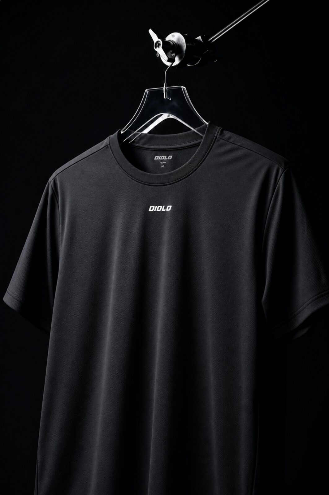 Diolo Drift Tee in black — detail