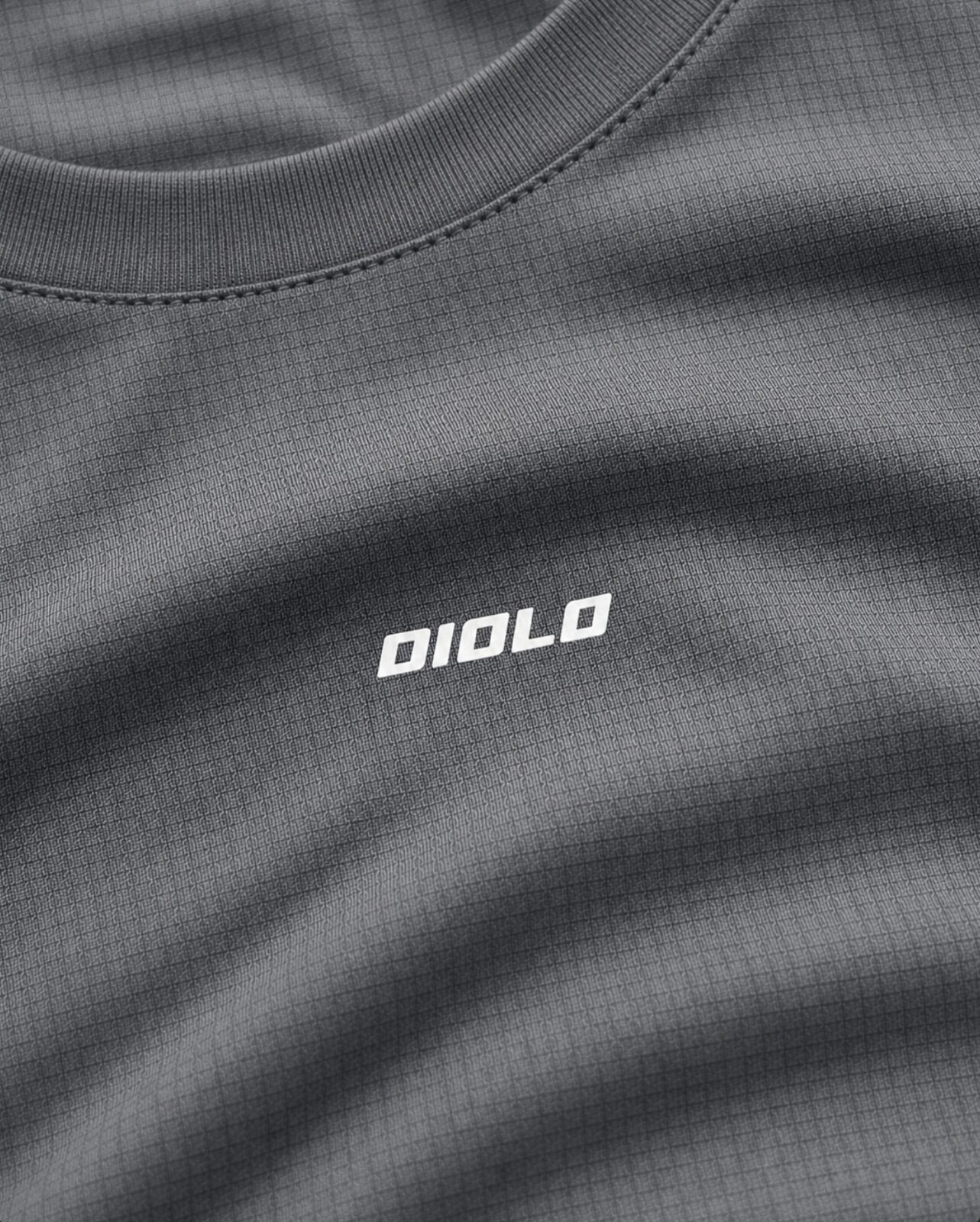 Diolo Kinetic Tee in grey — detail