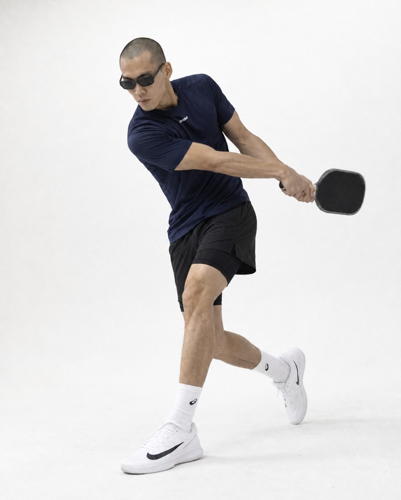 Diolo Kinetic Tee in navy — detail