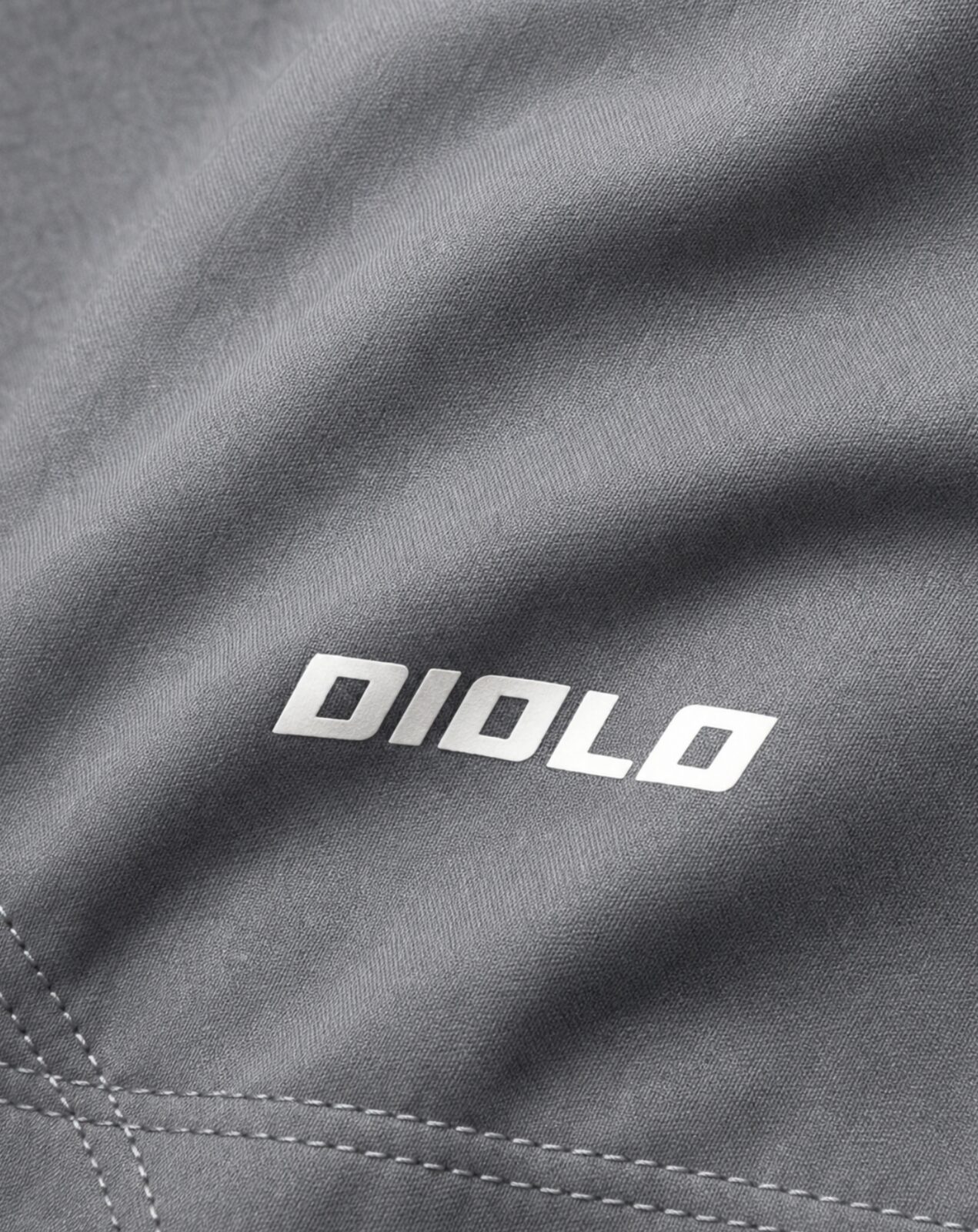 Diolo Tempo Short in grey — detail